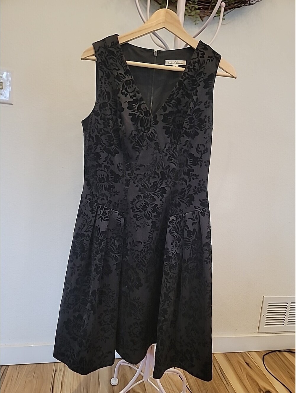Simply Liliana Black Velour Floral Print Sleeveless Dress Women 8